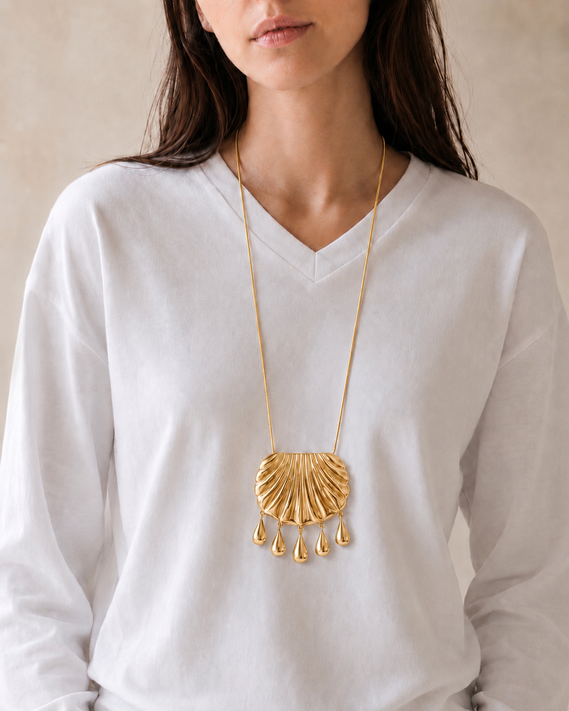 Oceana Shell Pendant Necklace - Gold